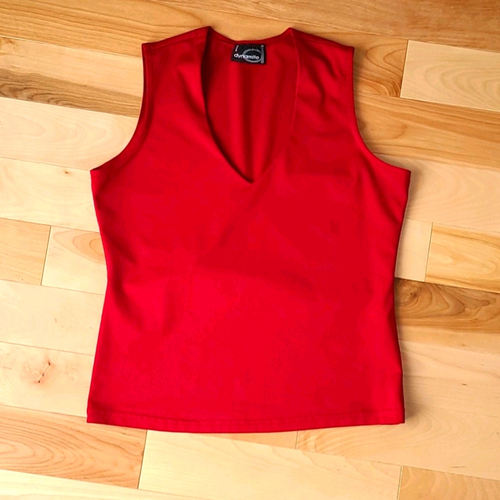 Red v neck sleeveless top size large